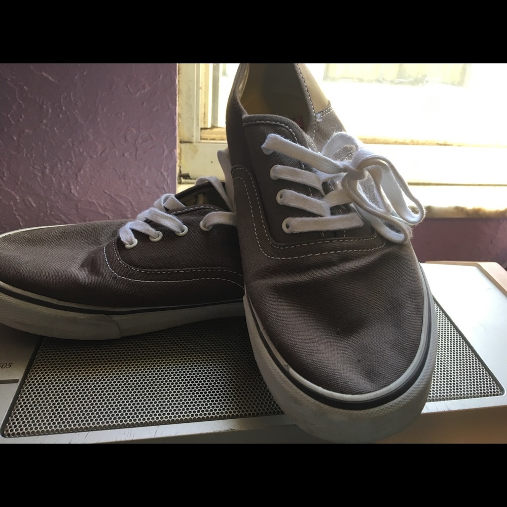 Grey levis
